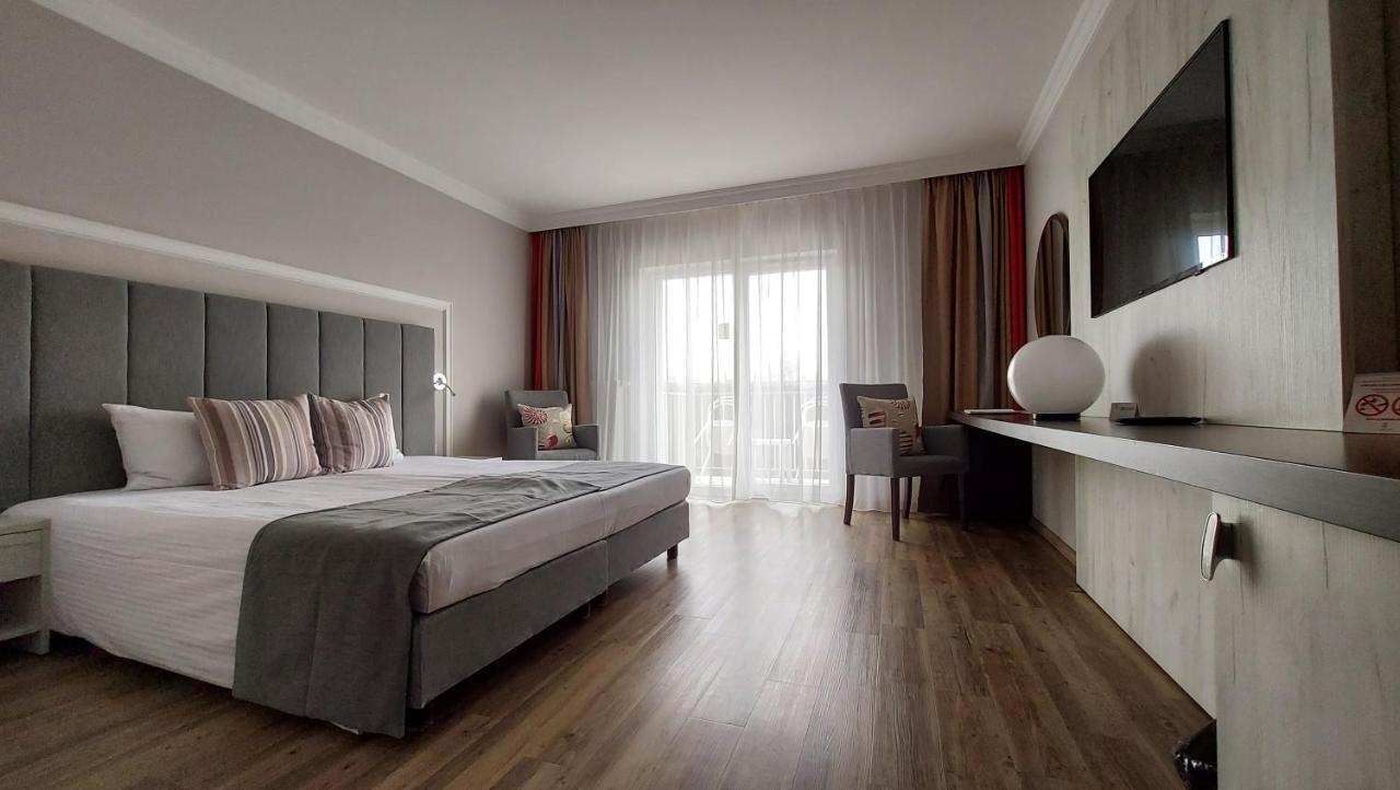 Hotel & Spa Trzy Wyspy シフィノウイシチェ エクステリア 写真