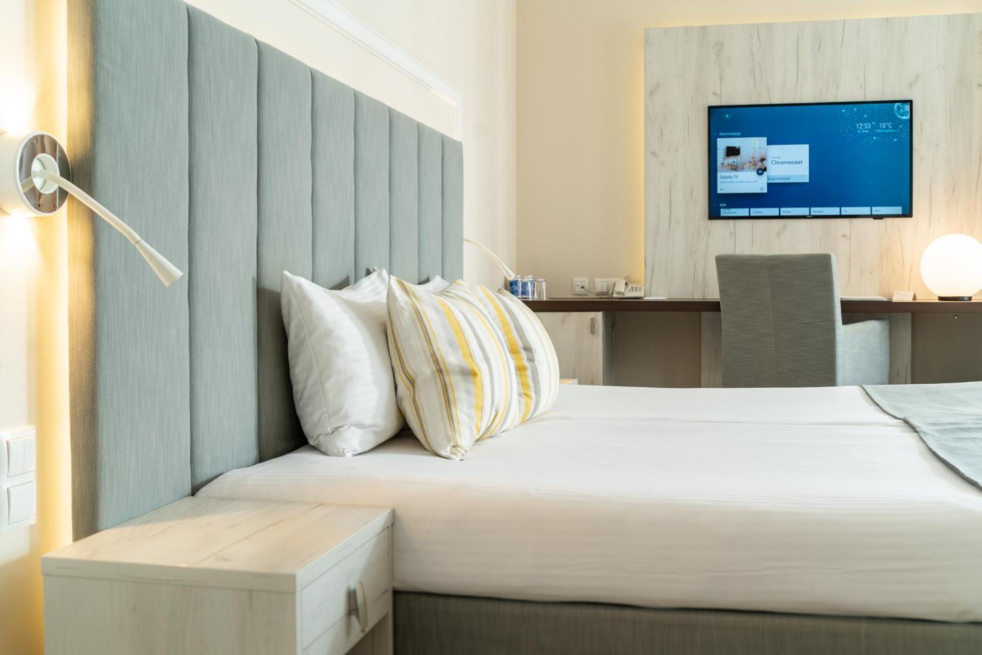 Hotel & Spa Trzy Wyspy シフィノウイシチェ エクステリア 写真